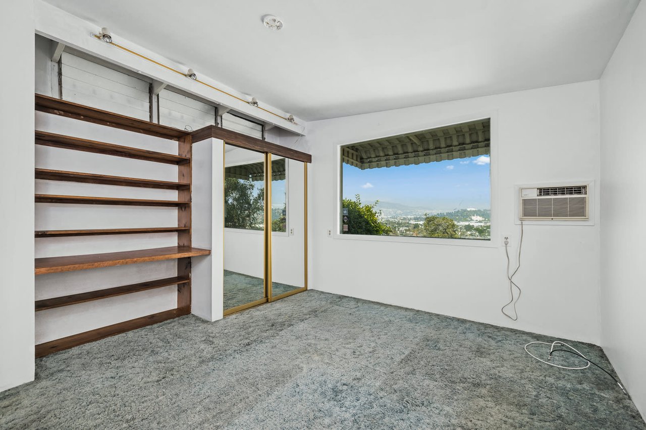 2590 Lake View Ave, Silverlake