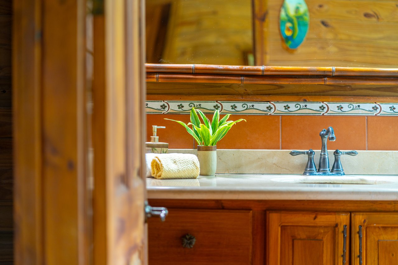 VILLA KRISTINA MARIA - 3.84 ACRES - PERLA DE BALLENA ESTATES