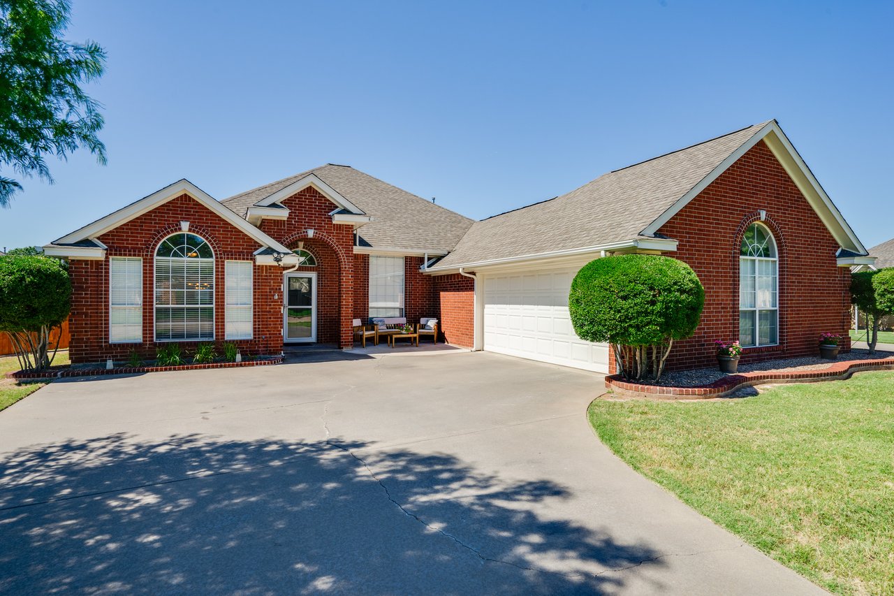 3022 Whitehall Lane