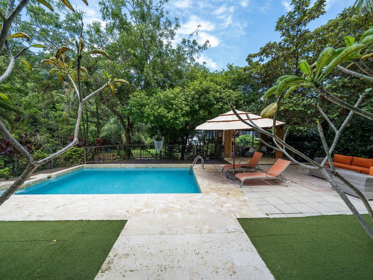 Casa Plumeria | Modern Elegance and Tropical Tranquility Near Tamarindo