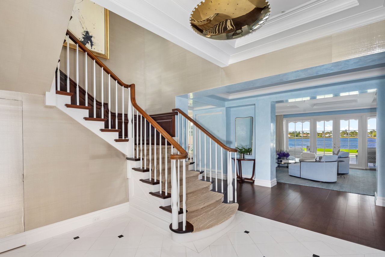 Georgian Waterfront Mansion on Everglades Island