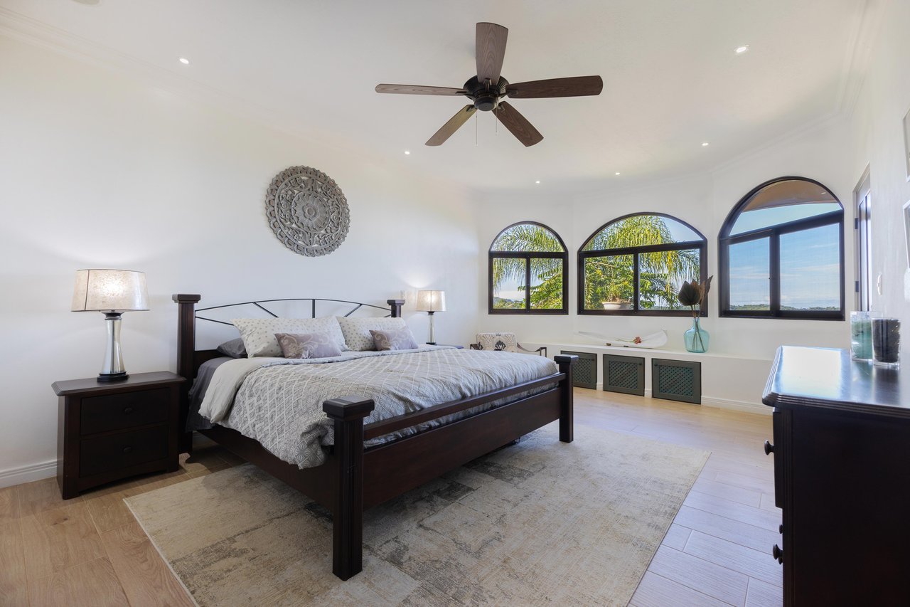 CASA ORQUIDEA – LUXURY HOME WITH OCEAN VIEWS IN GATED COMMUNITY