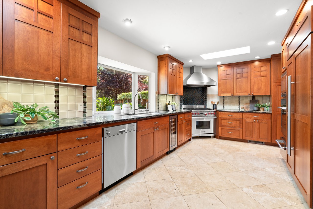 247 Marchmont Dr
