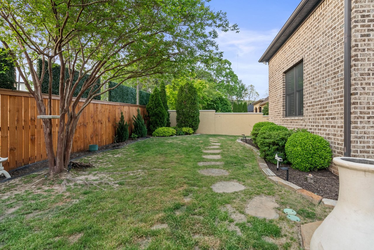 106 Orle Dr