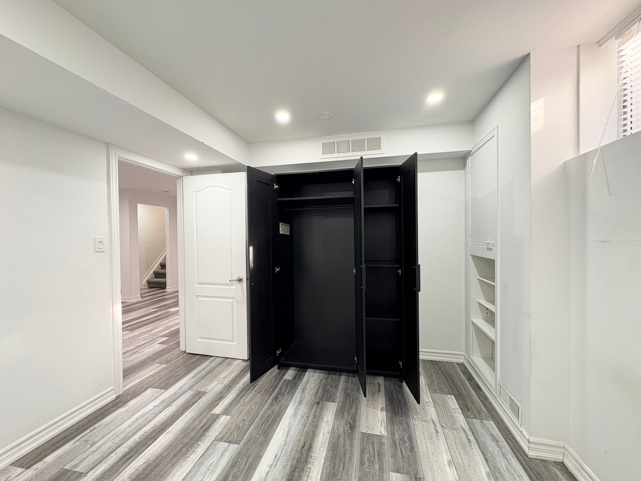 8 Ravencliff Crescent