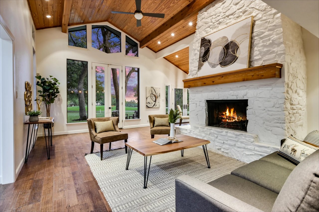 Golf Course Grandeur - 9112 Balcones Club Drive