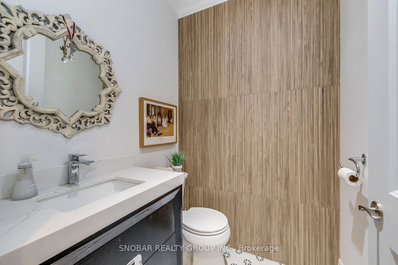 PAISLEY MODEL PENTHOUSE