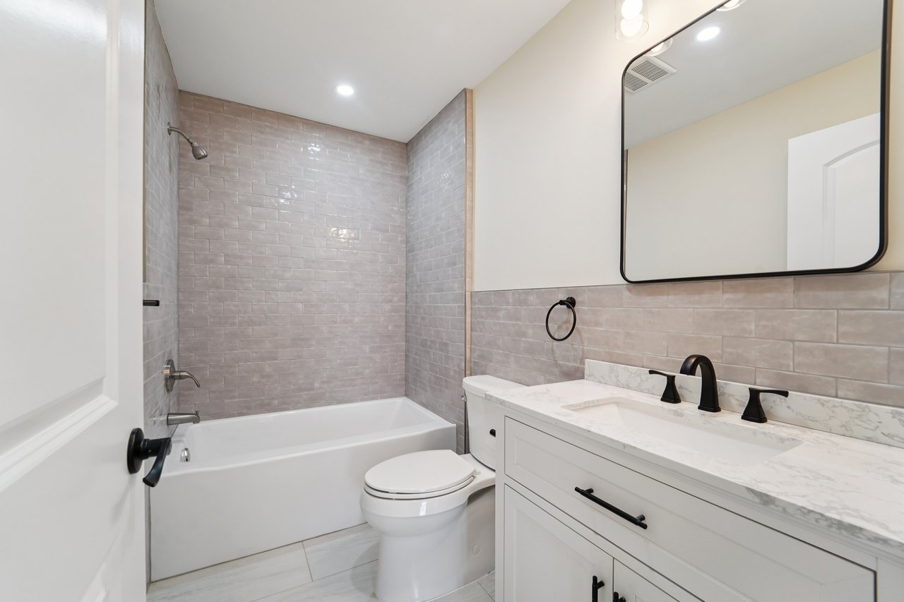 219 Mile Square Road