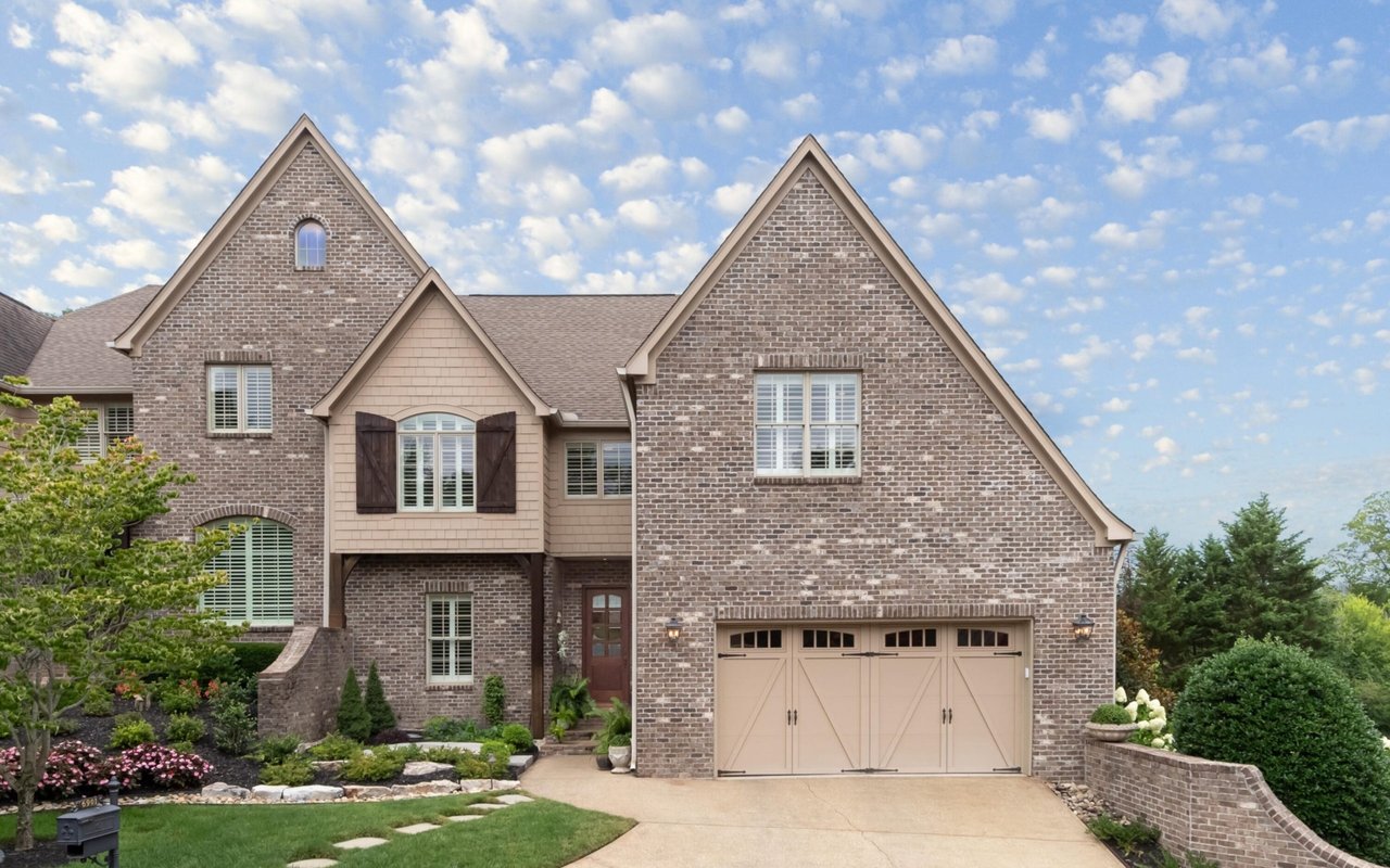 Wallace Luxury Spotlight | 6901 Alden Glen Way Knoxville, TN 37919