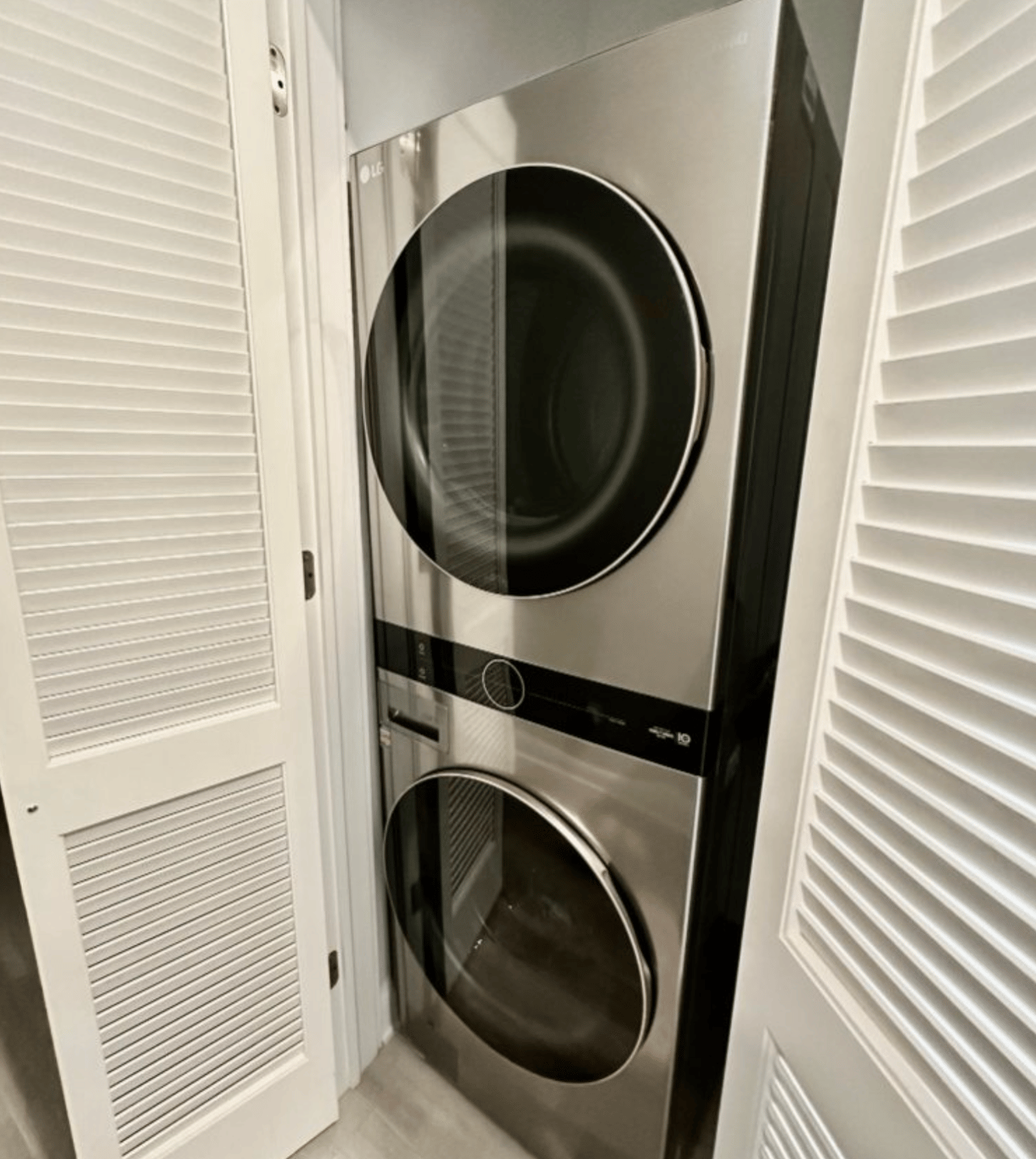 101 W 9th St. Unit 106