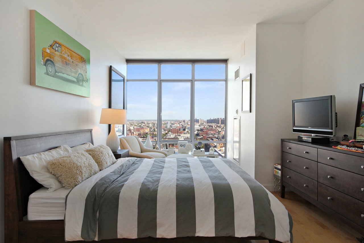 1 NORTHSIDE PIERS Unit: 20J