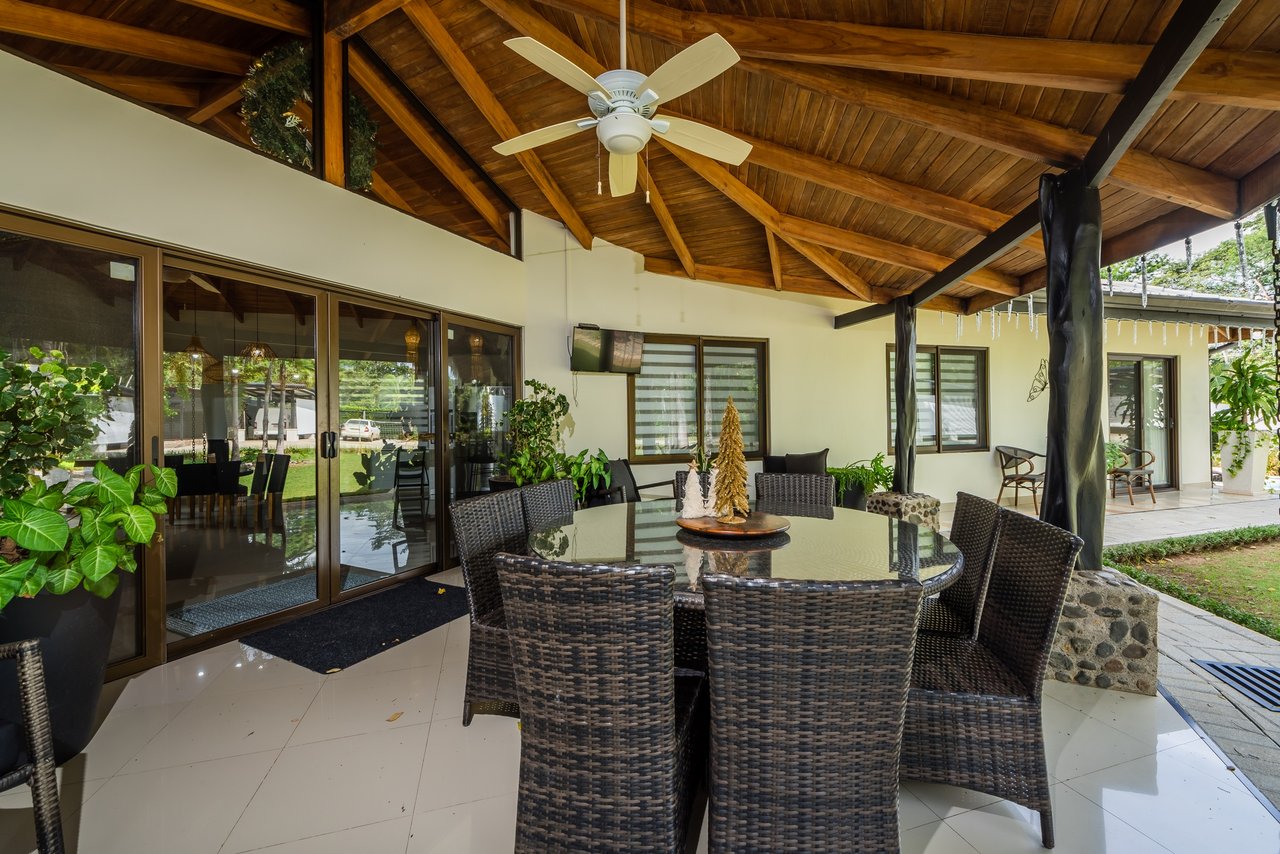 Casa Cielo | Luxurious Multifunctional Estate with Main House, Apartments, and Pool in Guanacaste!