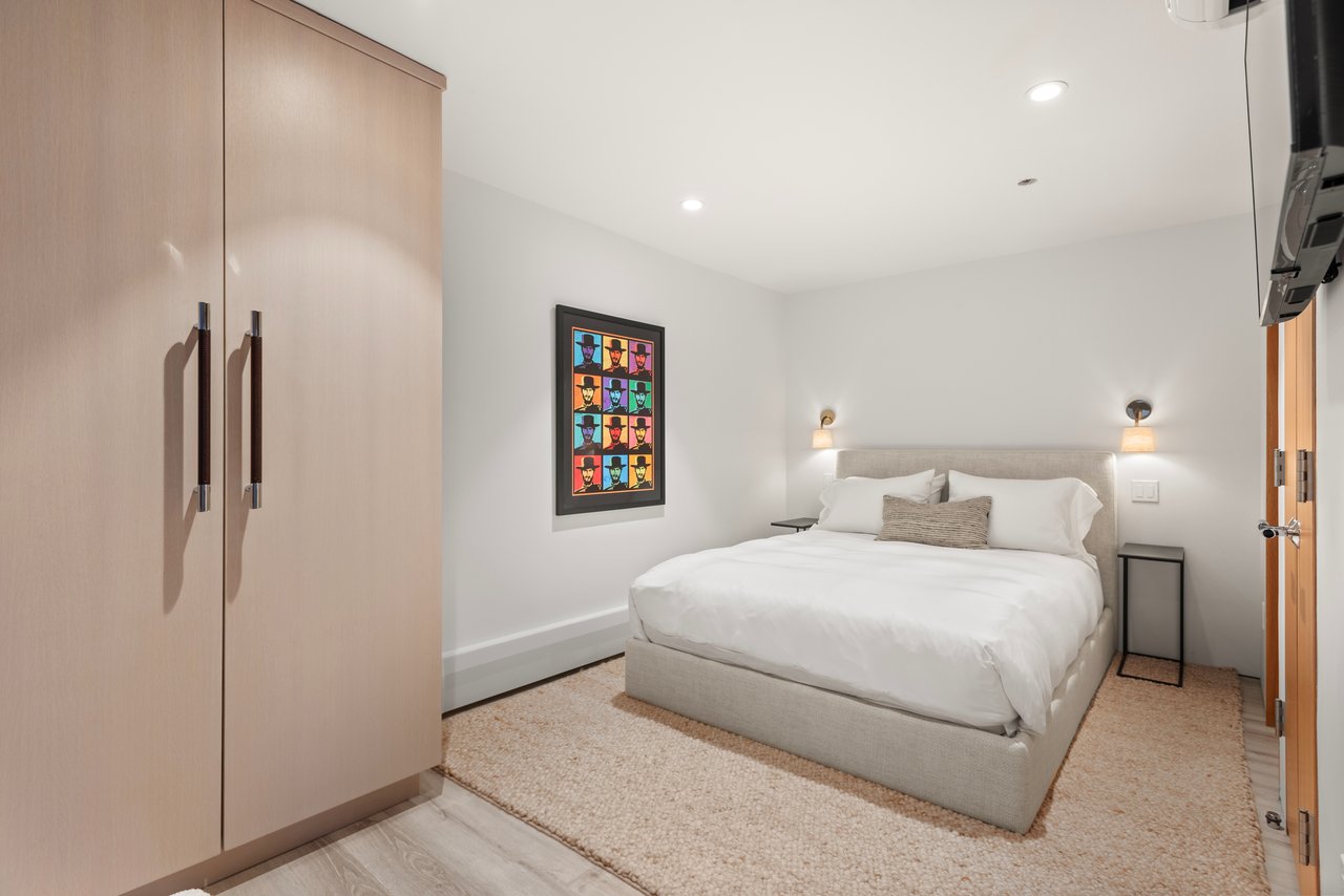 Newly Remodeled Core Condo with Aspen Mountain Views
