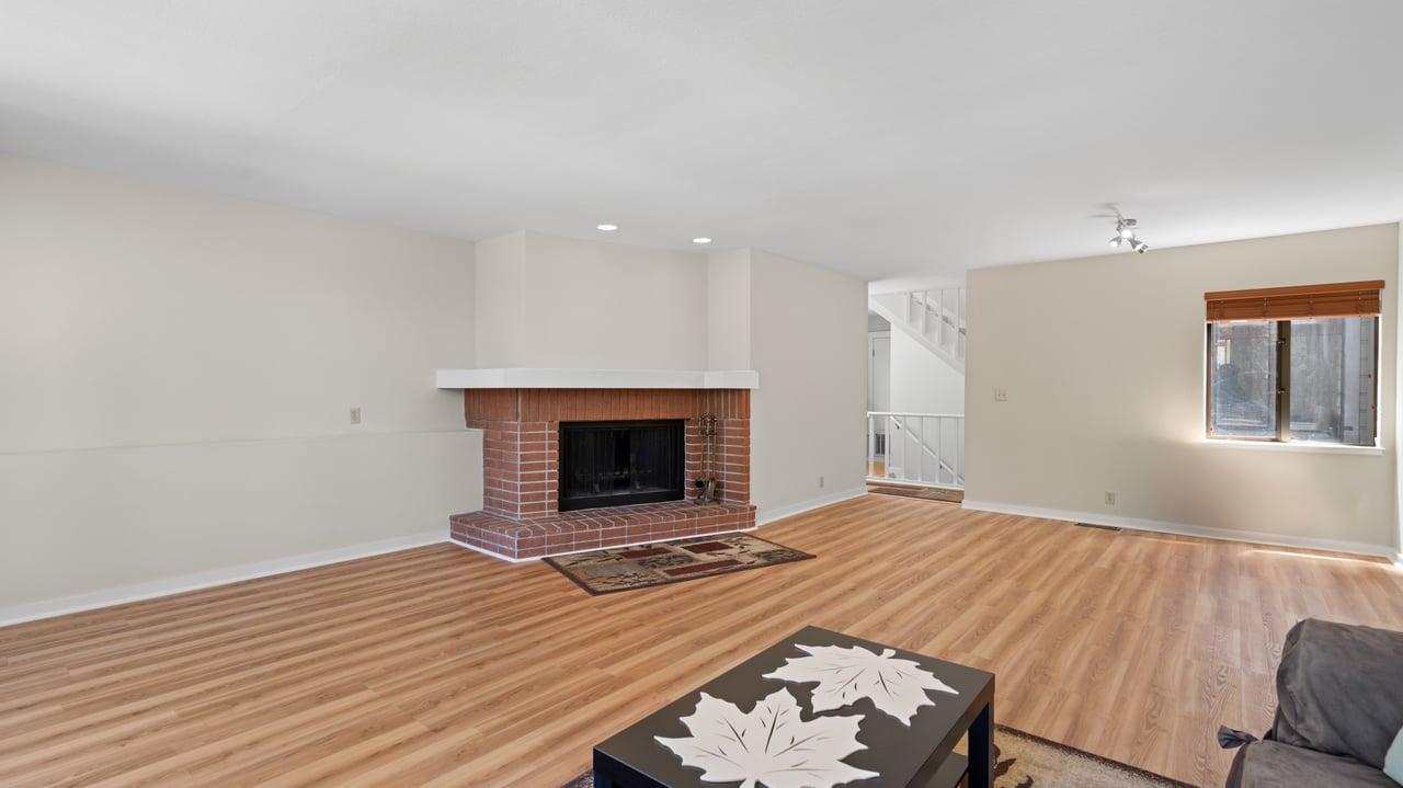 Private Listing