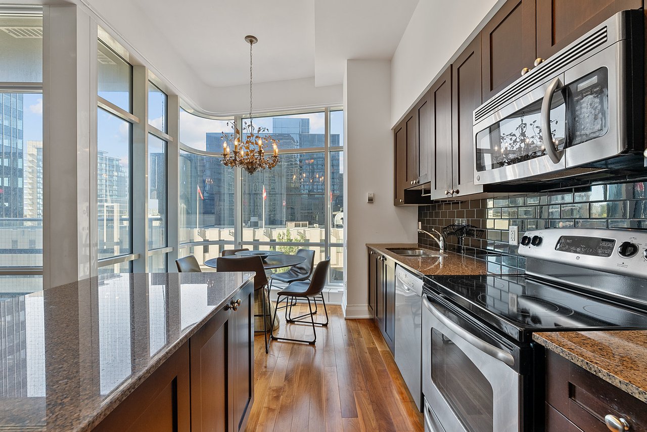 2191 Yonge Street Unit: L7