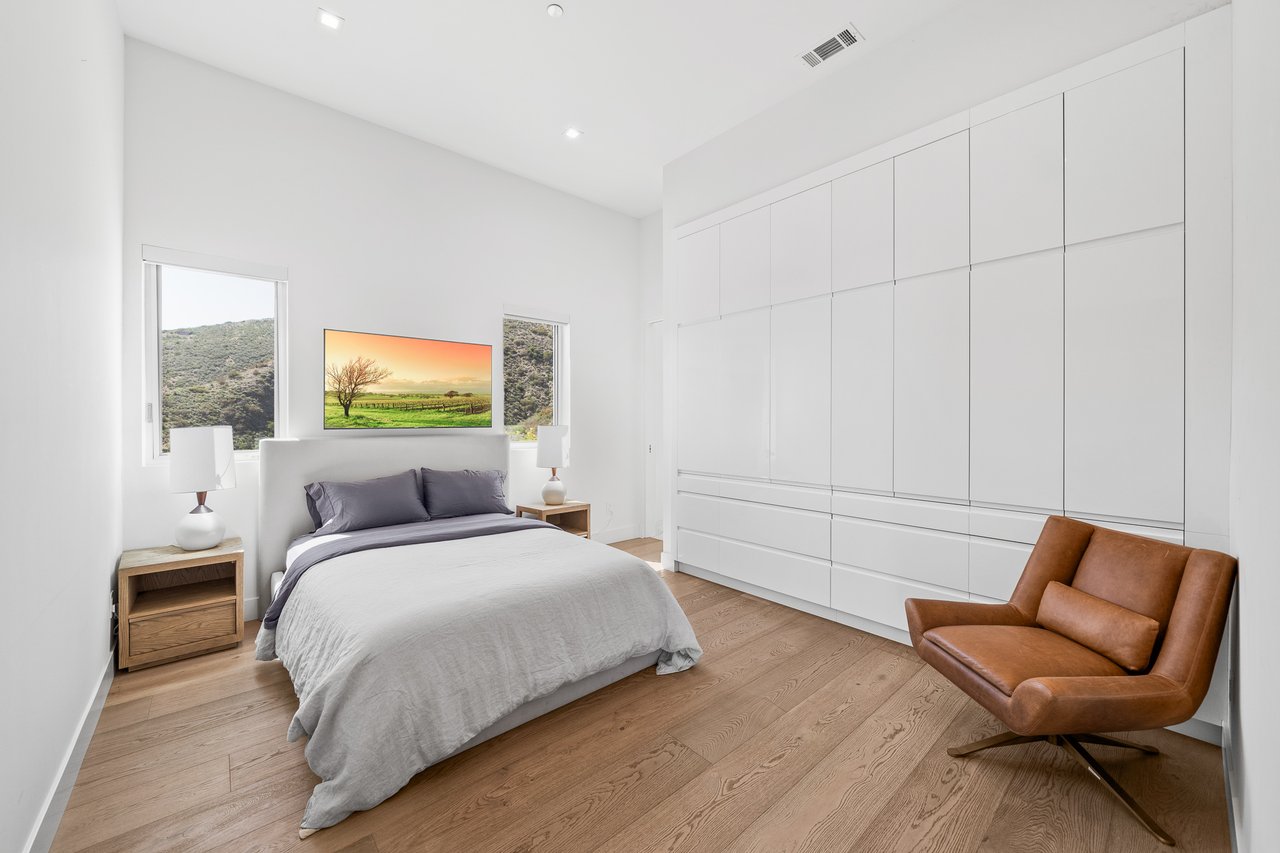 10715 Yerba Buena Rd