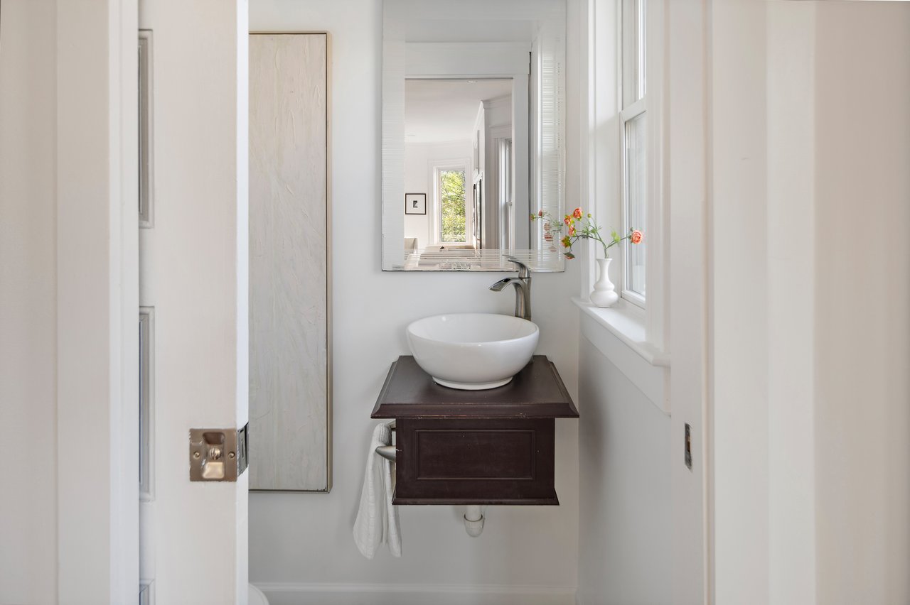A Captivating Victorian Condo in A Fantastic Neighborhood