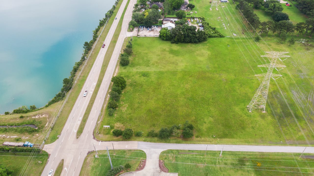 825 League City Pkwy
