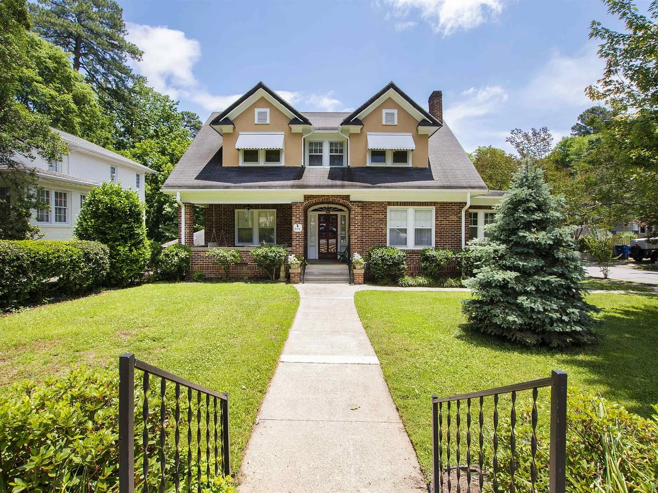2112 Woodland Ave