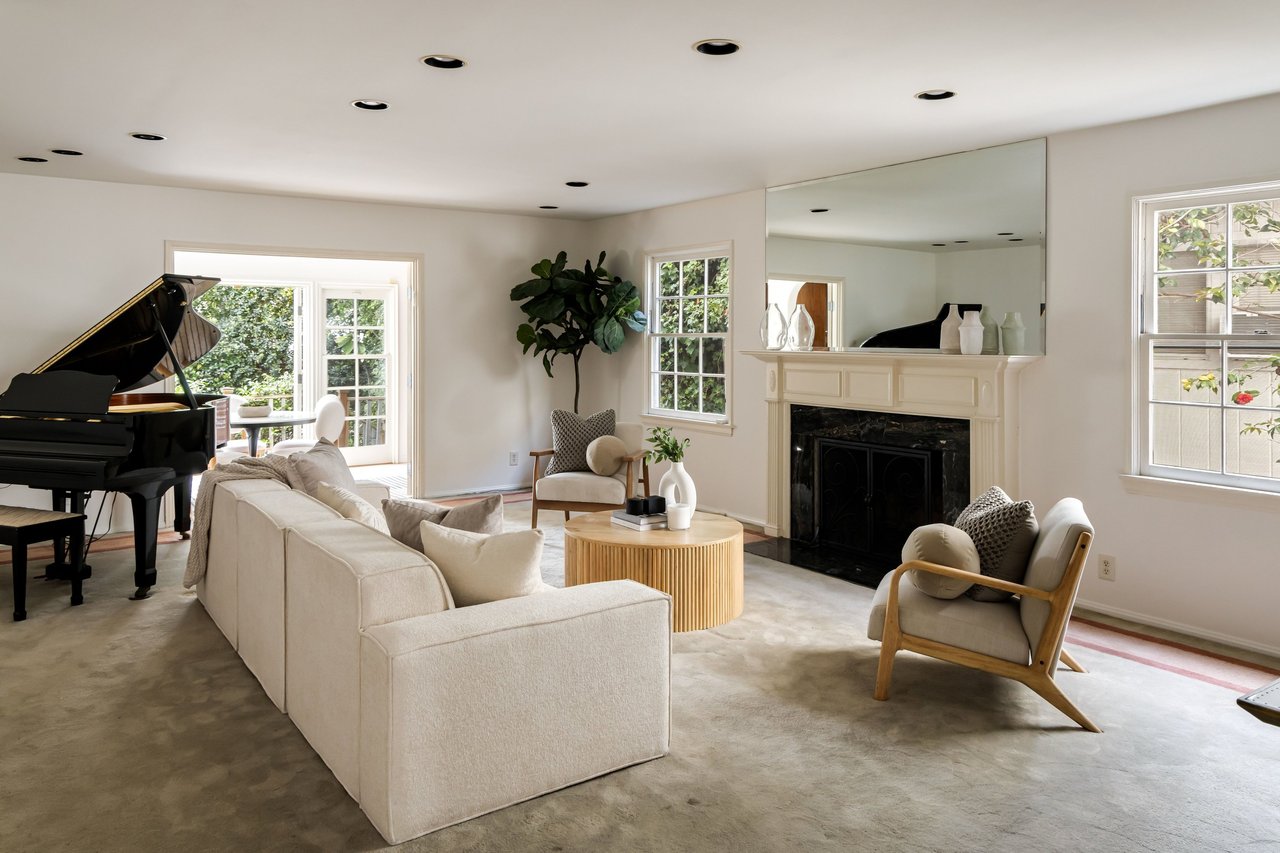 Beverlywood Residence