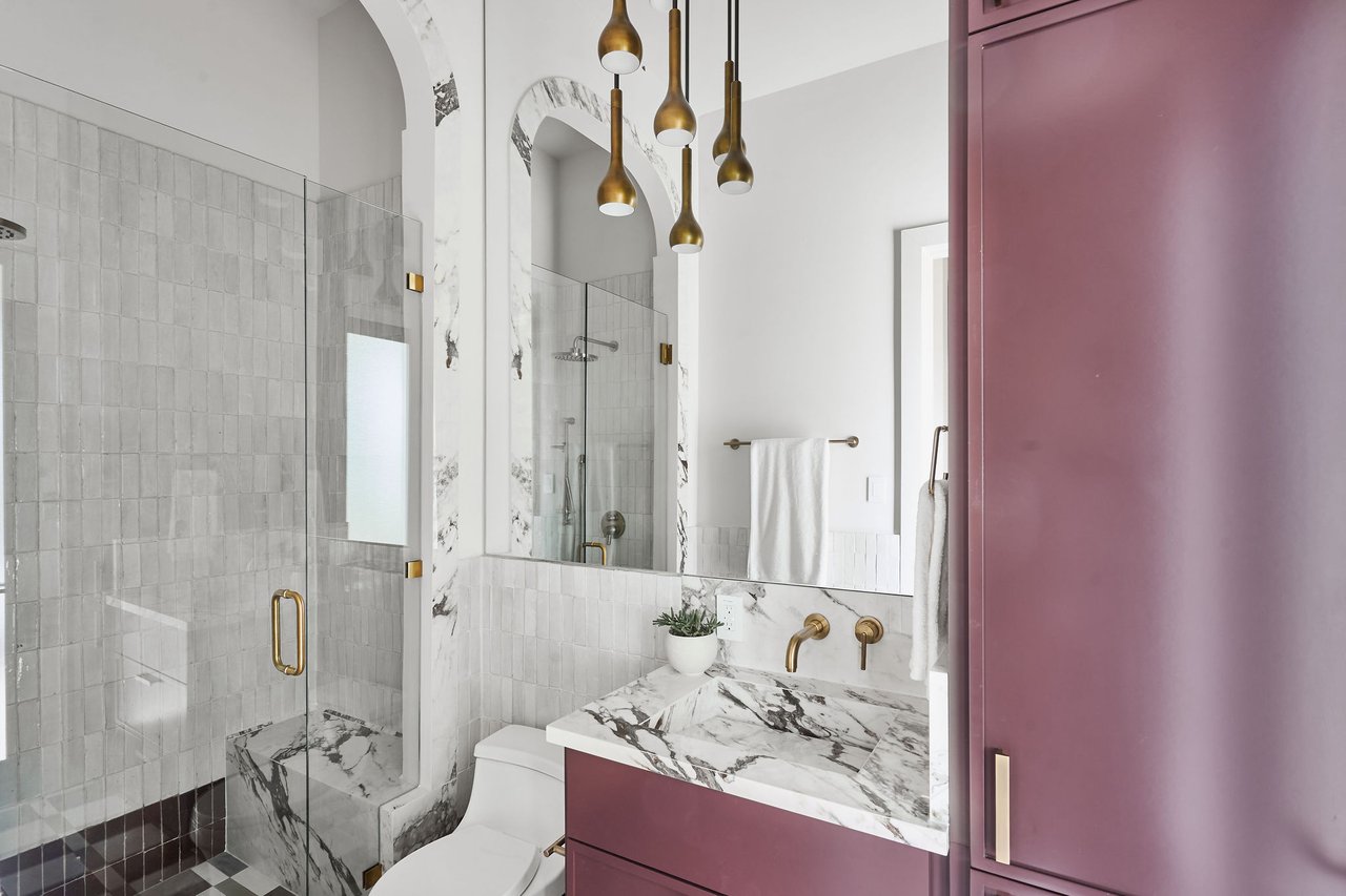 1602 Taylor Gaines ST