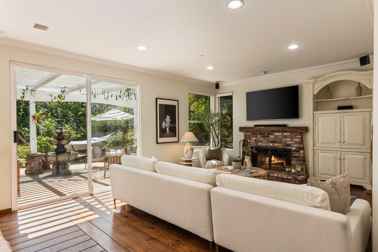 5985 Vista De La Luz