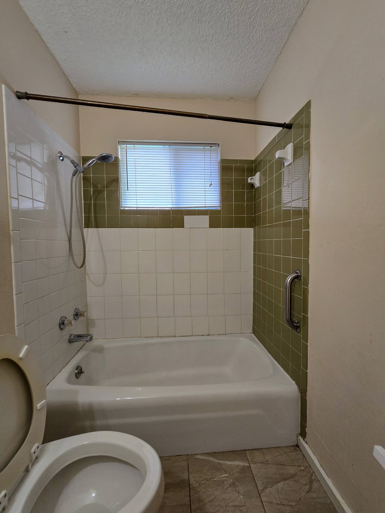 1103 E Parker