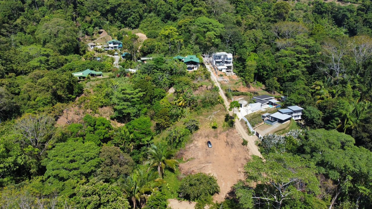 Your Dream Coastal Retreat Awaits: Prime Investment Opportunity in Playa Hermosa, Bahía Ballena