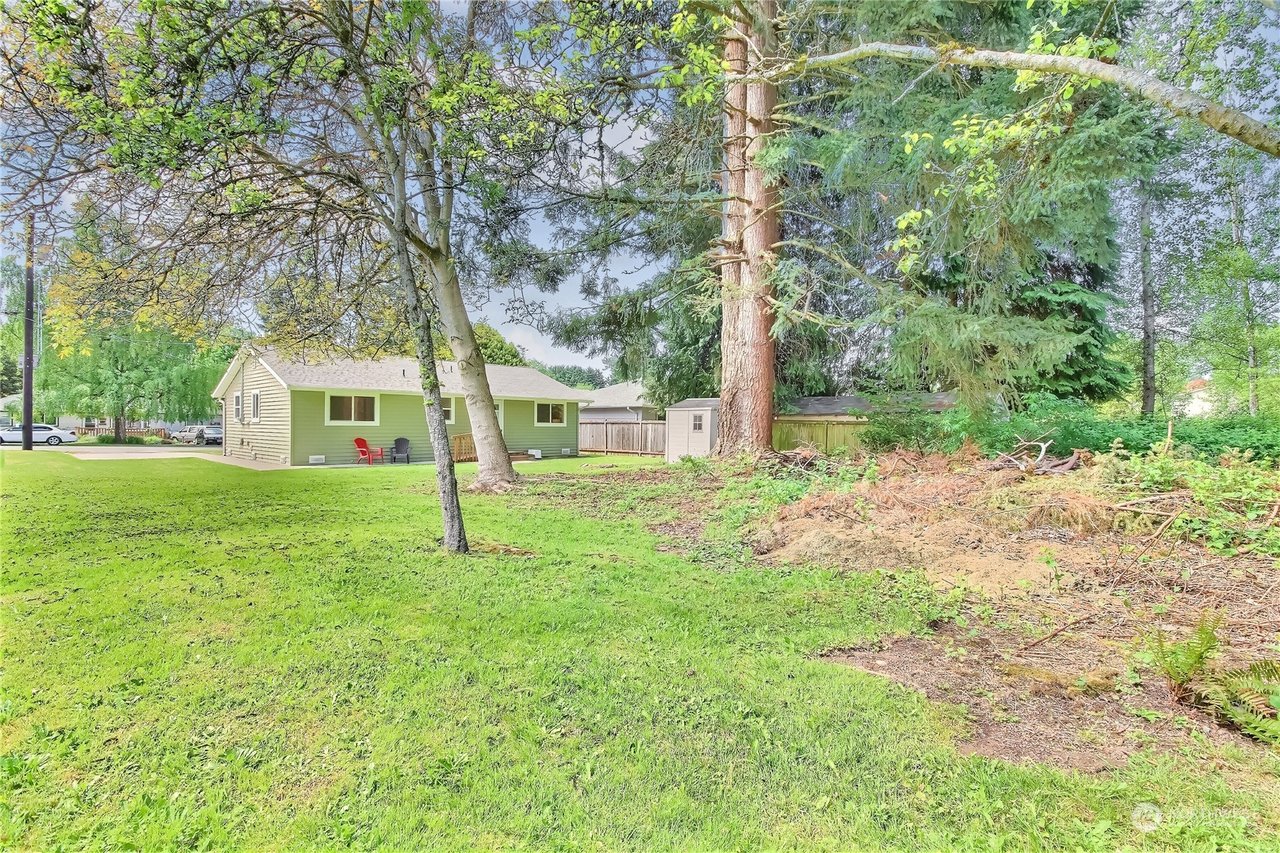 29 W Intercity Ave
