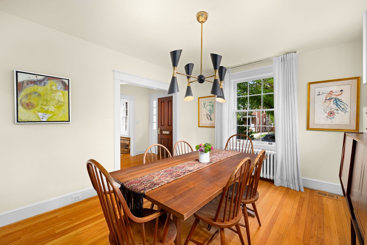 22 W OAK STREET
