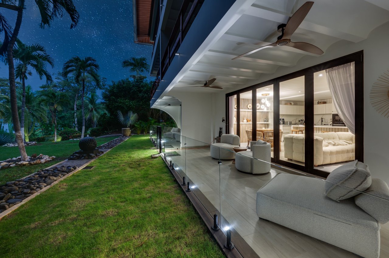 Flamingo Marina Cove 416 – Beachfront Condo