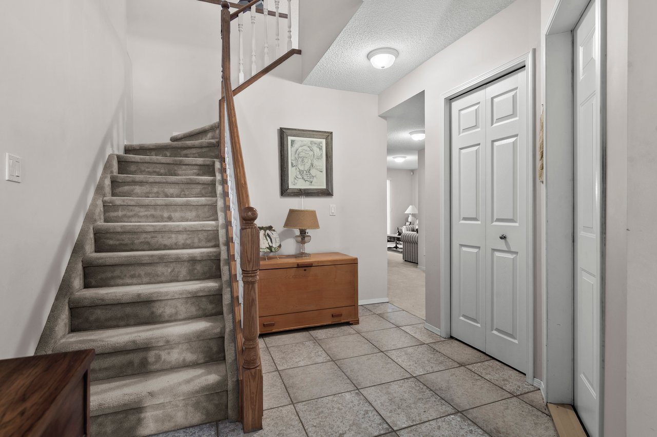 180 Valley Ridge Heights NW