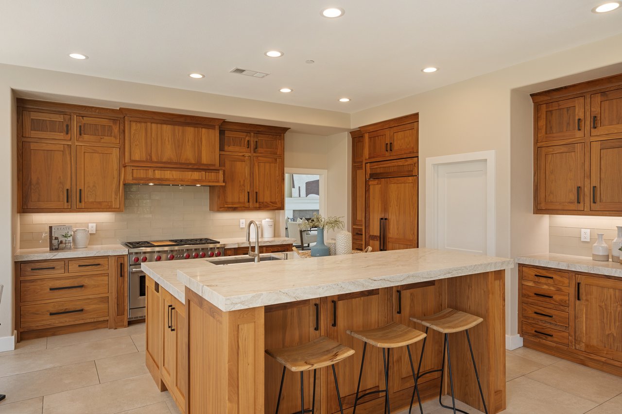 1805 Holly Tree Lane