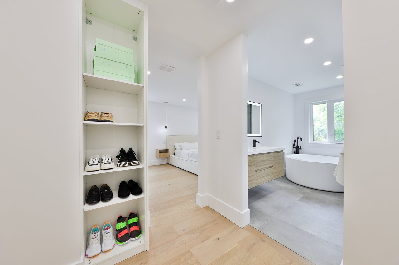 1506 Newlands Crescent, Burlington