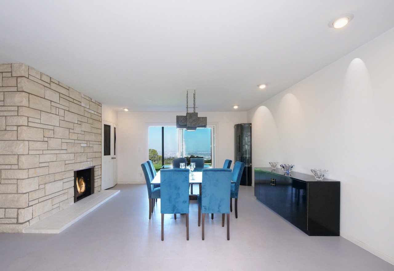 4 Chesterfield Road