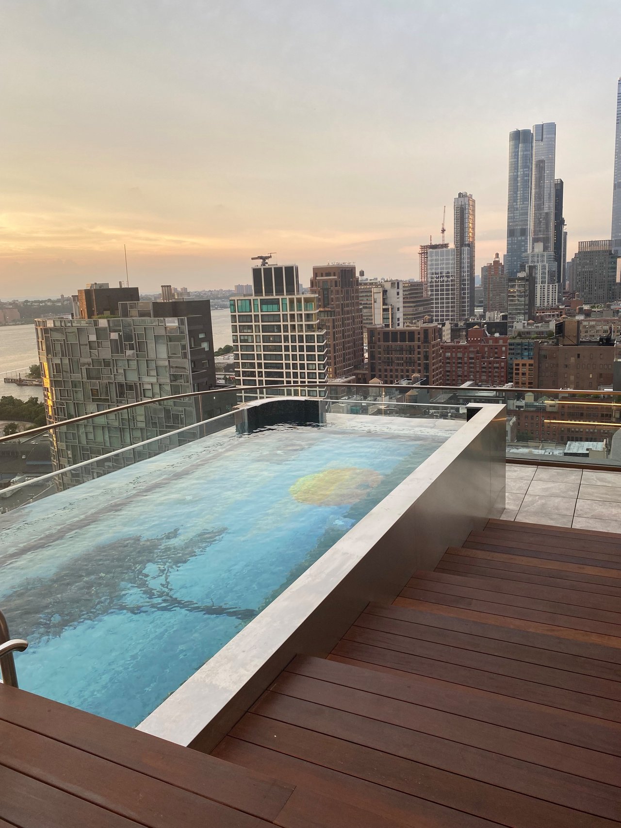 515 W 18th St #PH2203