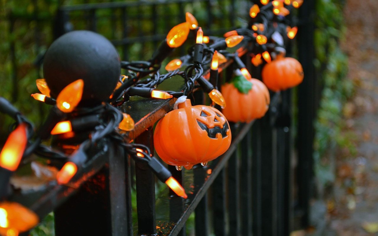 5 Tips For Keeping Your Kids Safe On Halloween