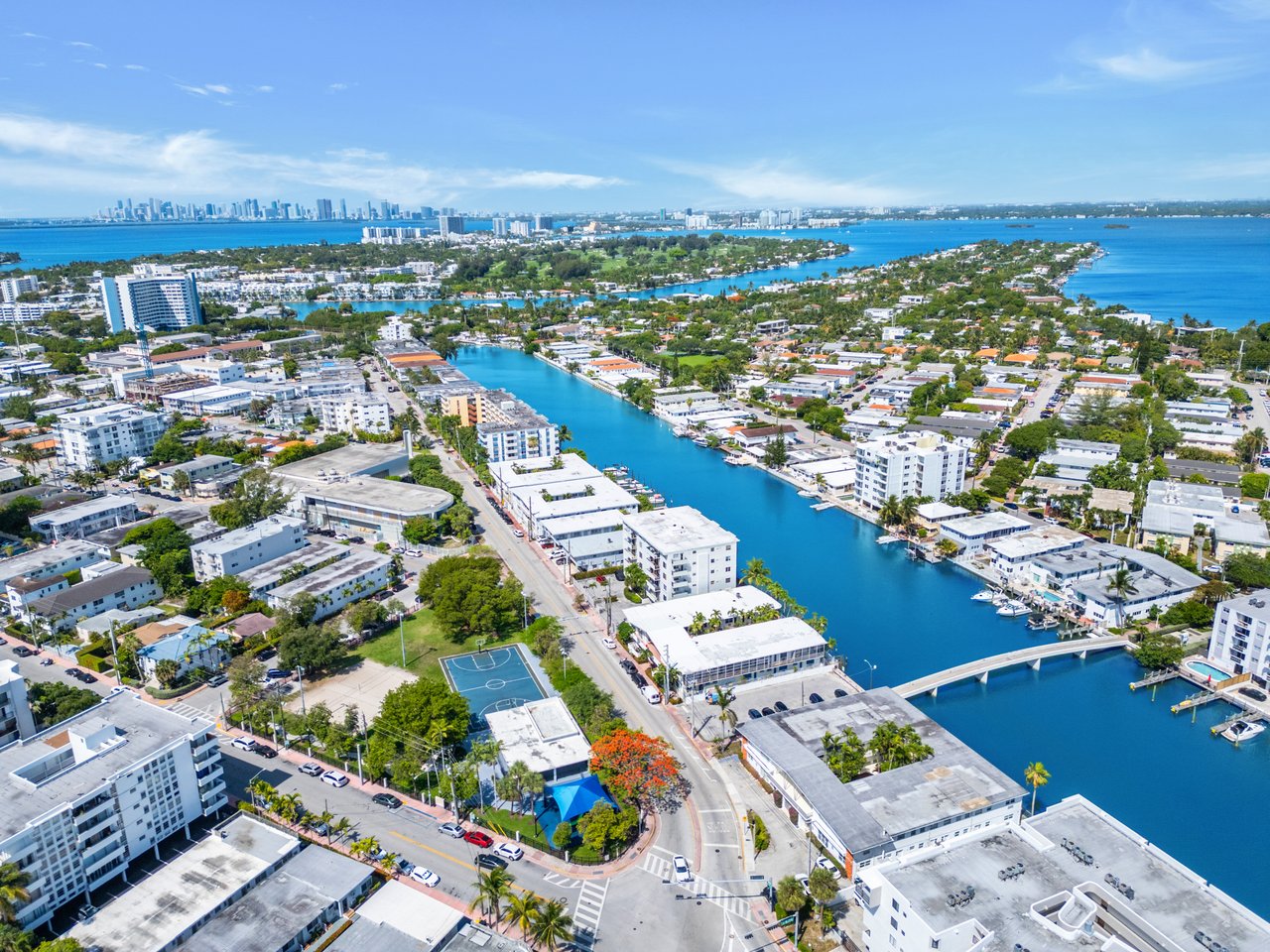 🌊 Waterfront One-Bedroom with Balcony – Miami Beach Lifestyle!