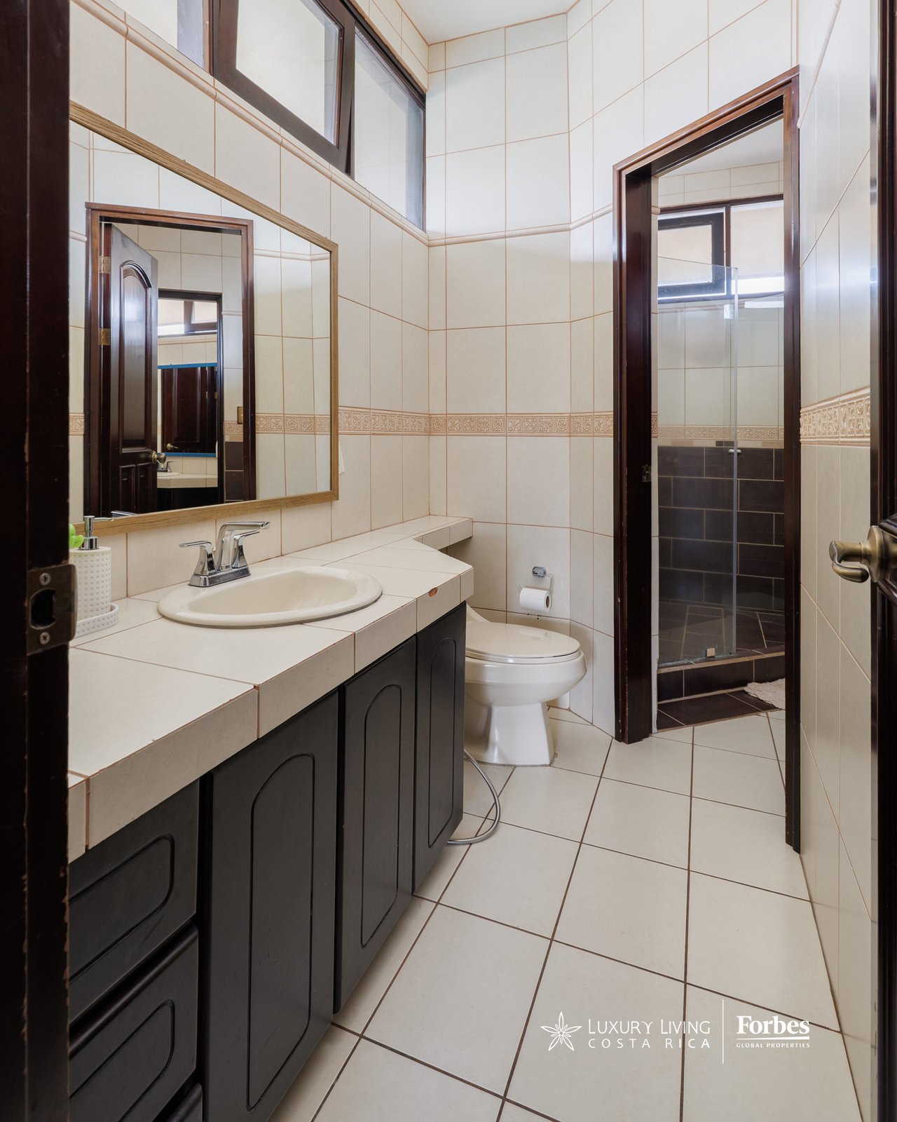 21560 - Casa Grand Court | Residence with Tennis Court in Moravia