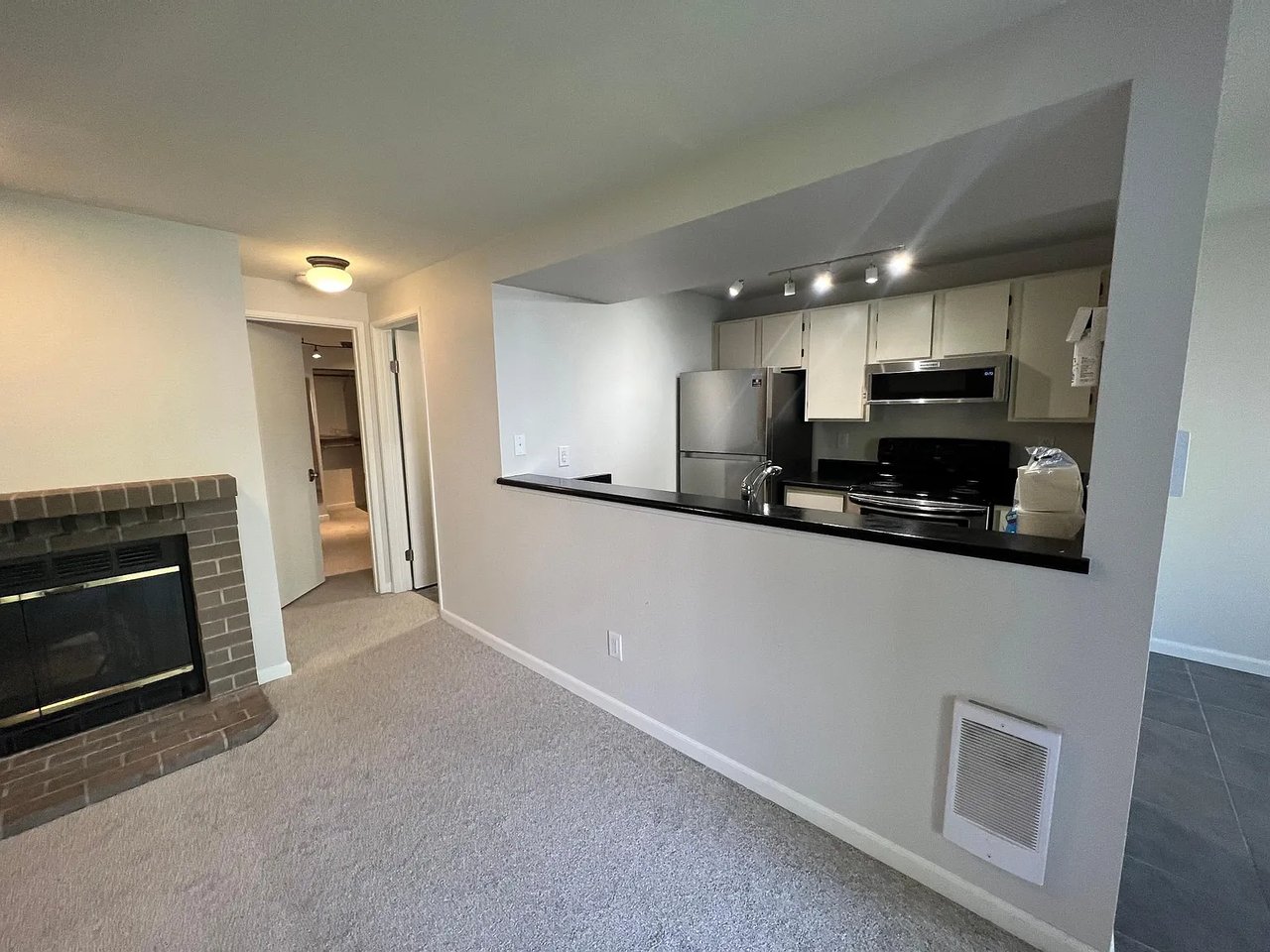 6700 NE 182nd St APT B203