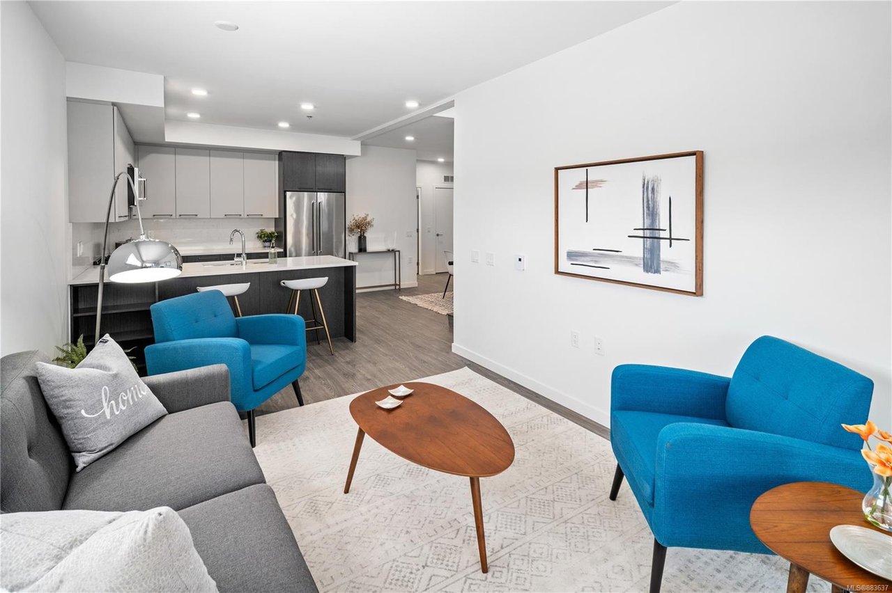 101-7162 W Saanich Rd