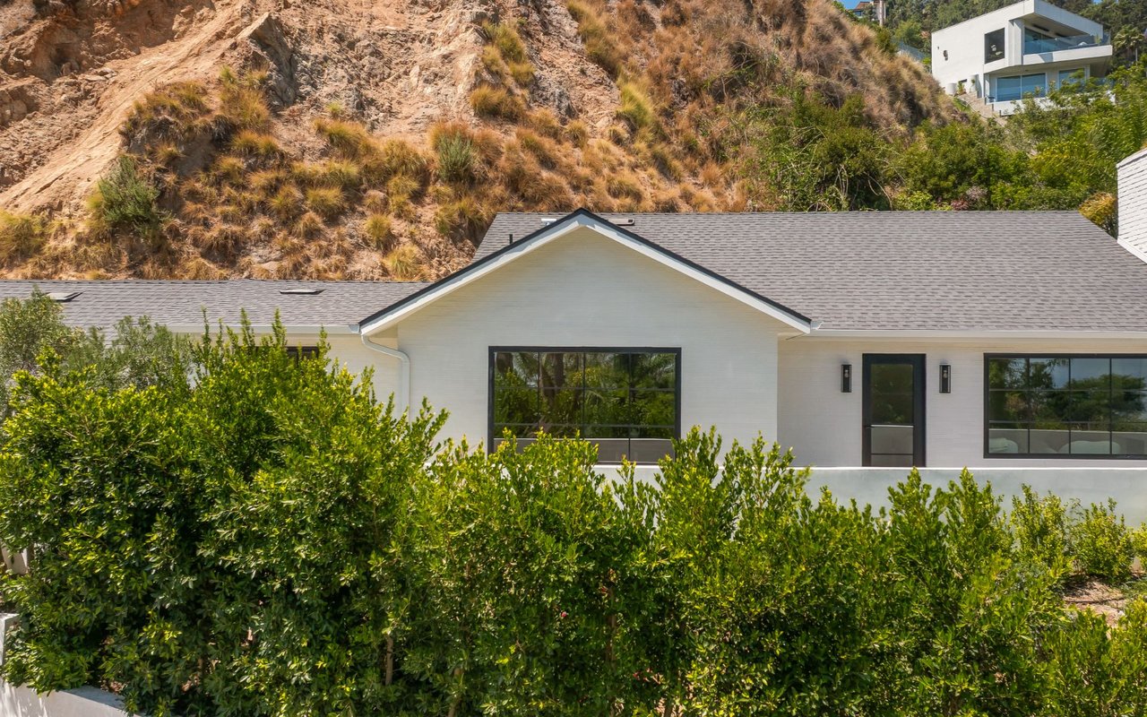 8353 Sunset View Dr