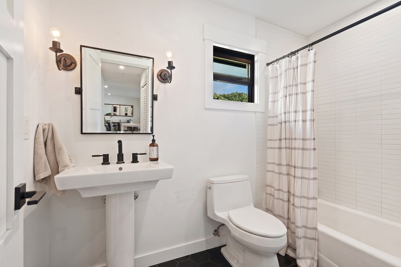  5-5236 A Kuhio Hwy