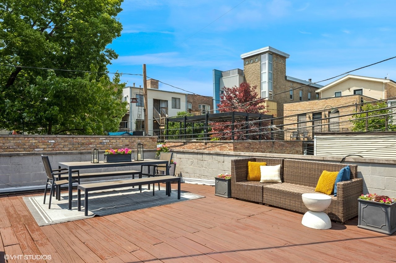 1244 W Cornelia Unit 1 