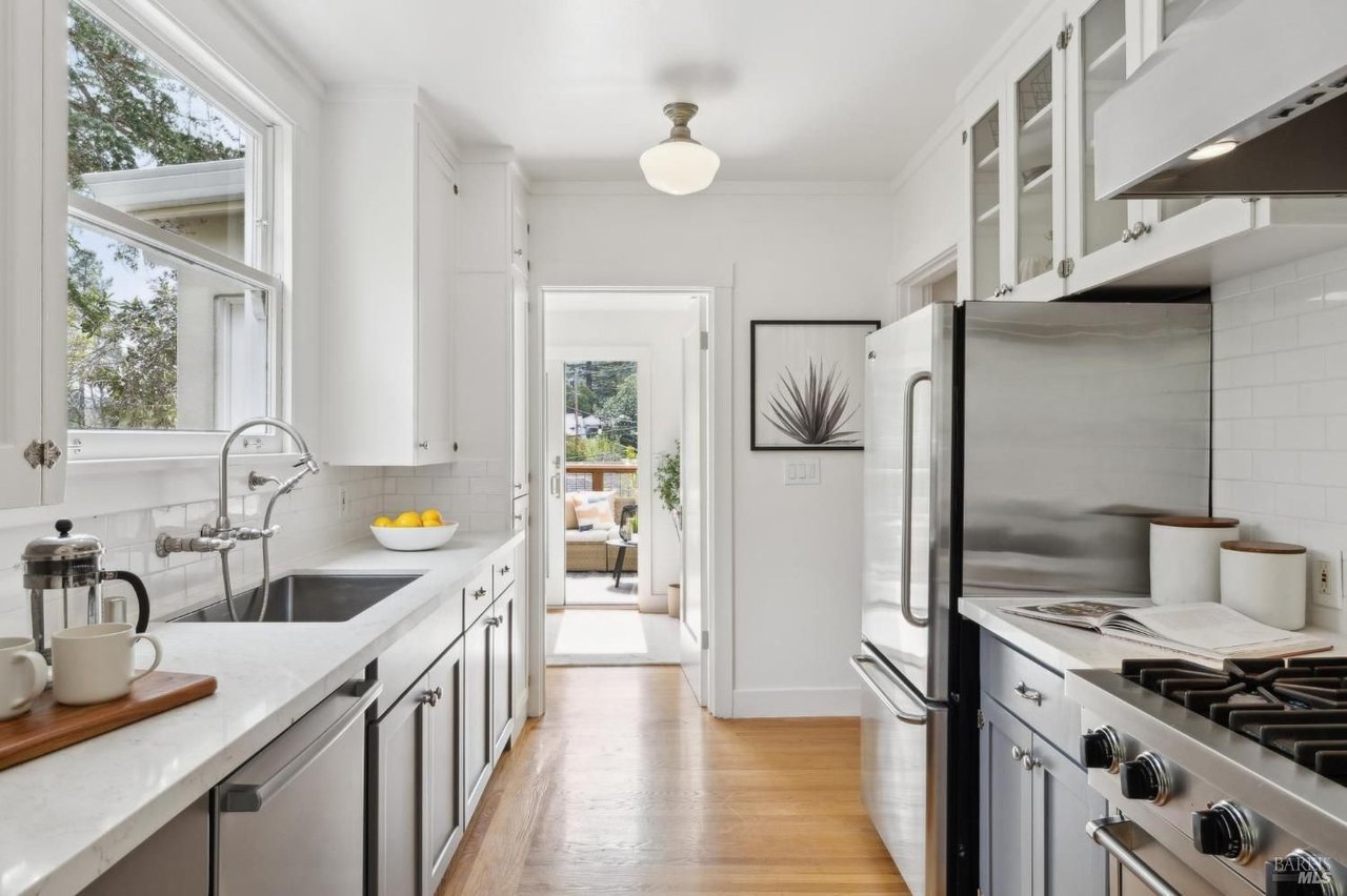 27 Rutherford Ave