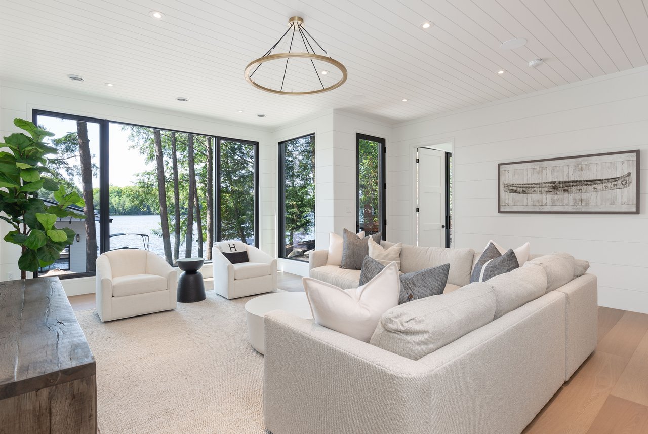 KINGSETT ROAD, Lake Rosseau