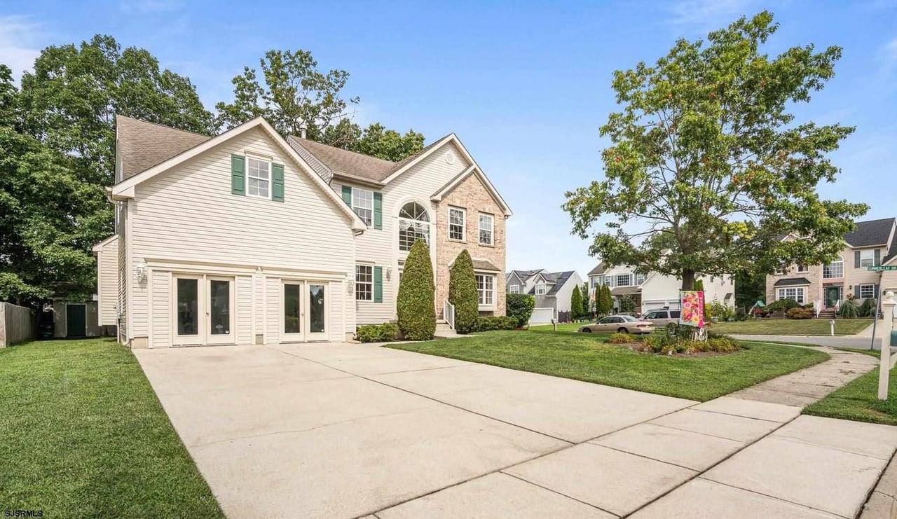101 Azalea Ln