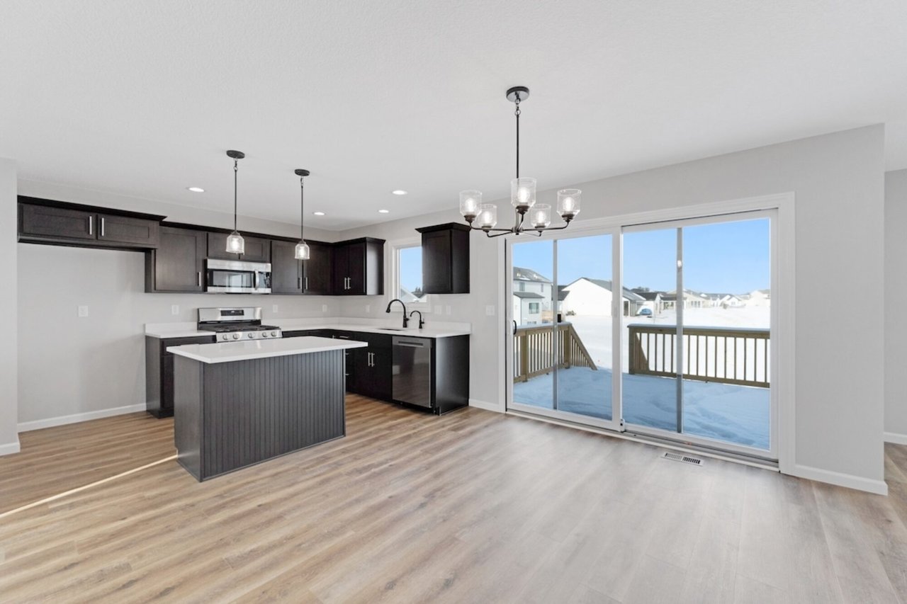 551 Persimmon Cove