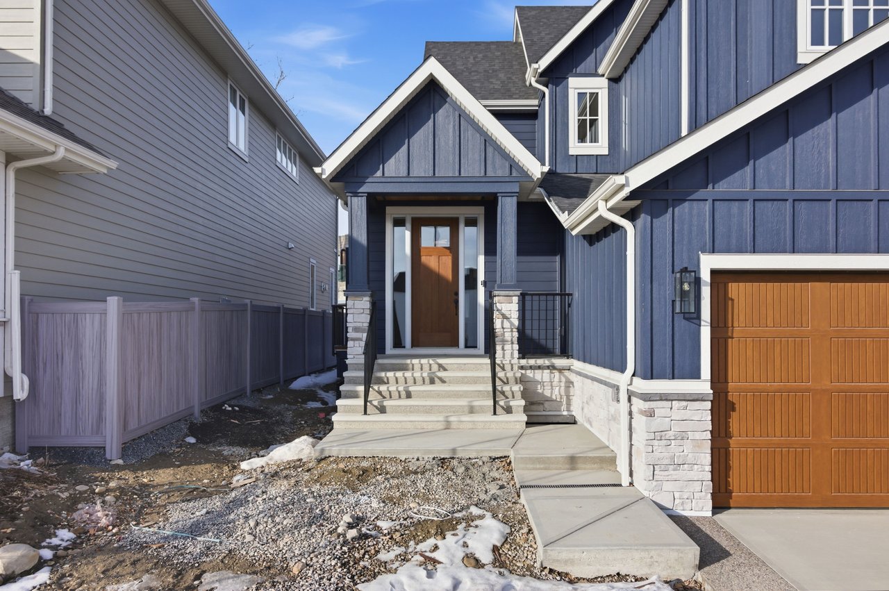 378 Bessborough Drive SW