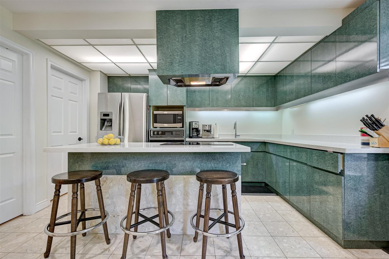 26 Bethune Blvd